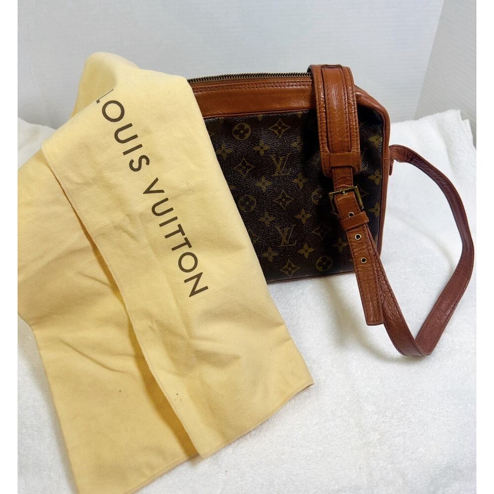 Louis Vuitton Sac Bandoulière Vintage Monogram Crossbody with Dust Bag - Picture 16 of 16